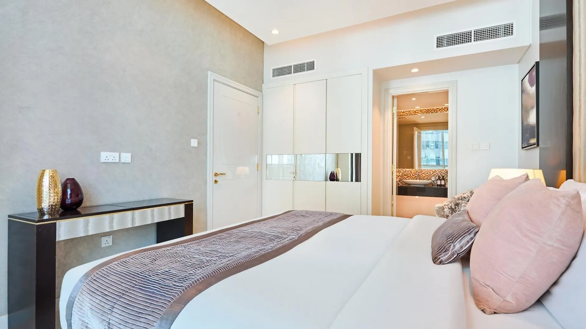 Apartment Downtown 1Br - 5 Minutes To Mall - Panoramic Pool Dubai